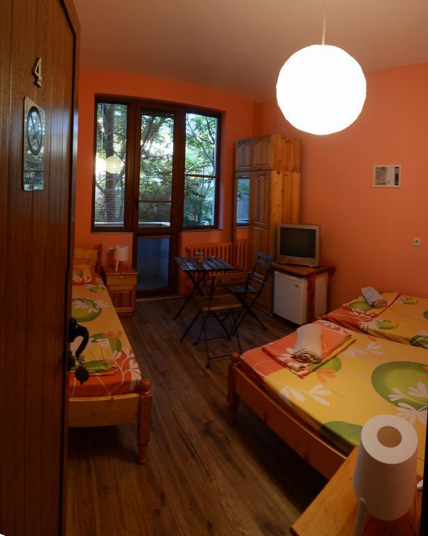 Peter Pan Hostel Sofia Ngoại thất bức ảnh