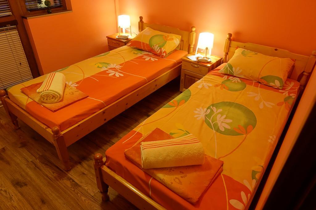 Peter Pan Hostel Sofia Ngoại thất bức ảnh